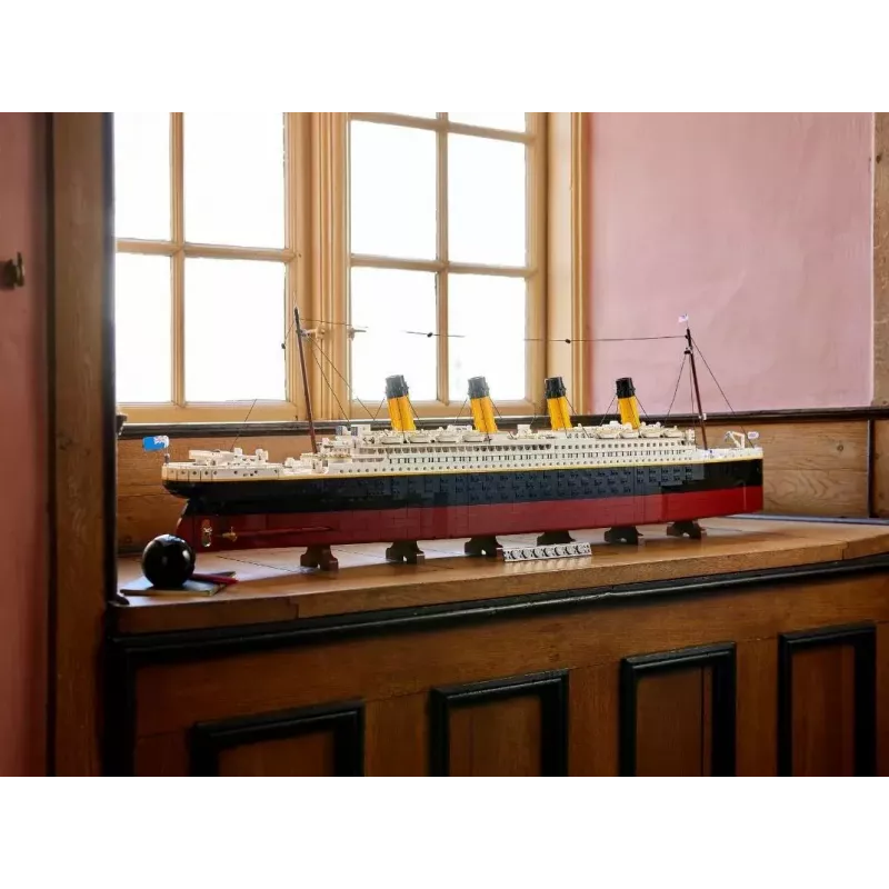 Set de construcción LEGO ICONS 10294 réplica del Titanic — 9.090 piezas, 18+