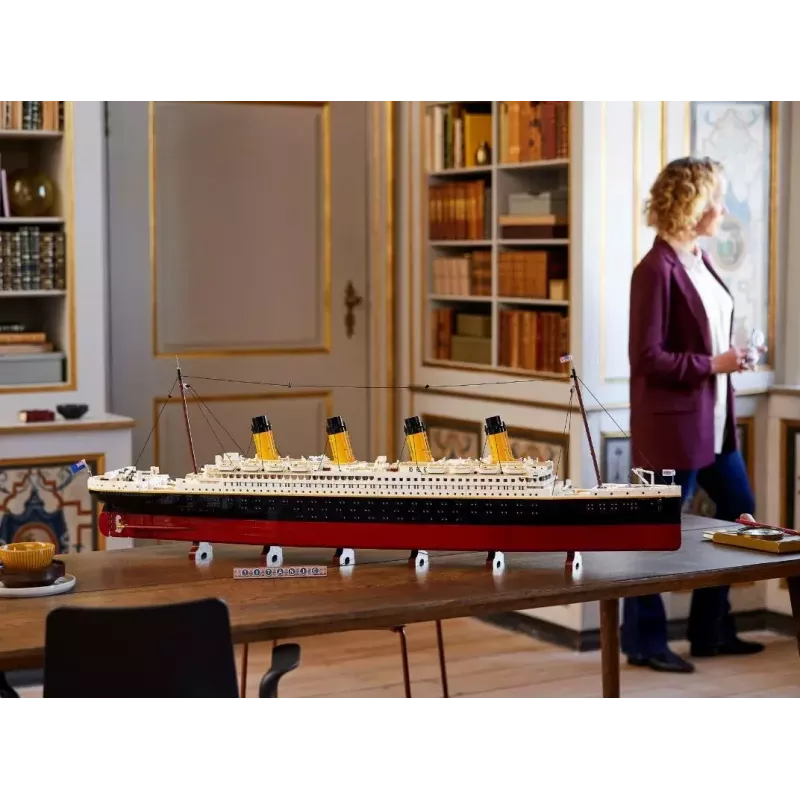 Set de construcción LEGO ICONS 10294 réplica del Titanic — 9.090 piezas, 18+