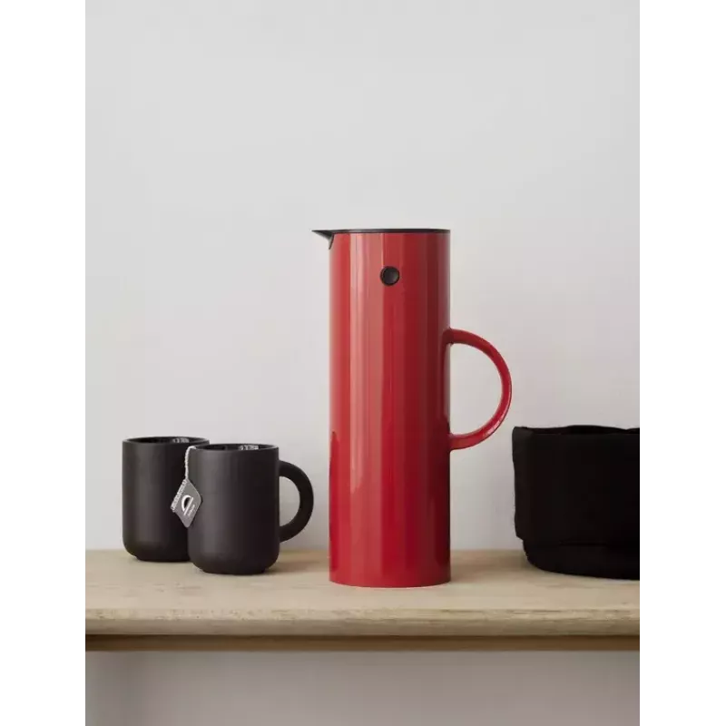 Jarra isotérmica Stelton EM77 1L roja camping uso diario
