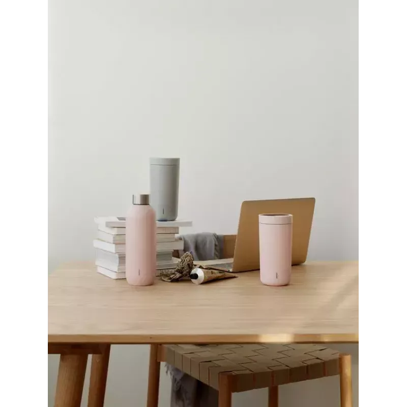 Vaso térmico Stelton To Go Click 400 ml gris tapa de acero inoxidable interior de polipropileno 72×80 mm