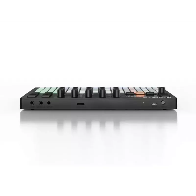 Groovebox Polyend Play - groovebox de hardware de Polyend, secuenciador y sampler compacto independiente