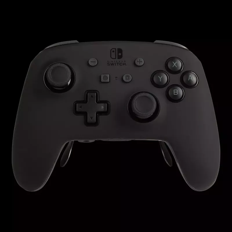 Mando PowerA FUSION Pro inalámbrico para Nintendo Switch — blanco/negro, Bluetooth y USB-C, 900 mAh