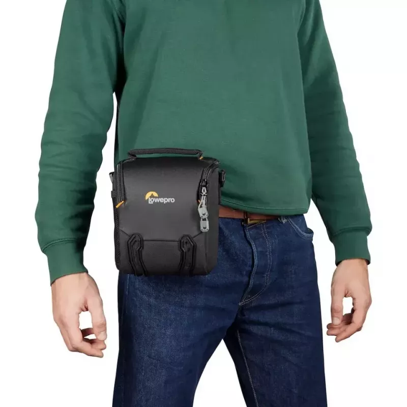 Riñonera Lowepro Adventura SH 120 III Negra correa de hombro
