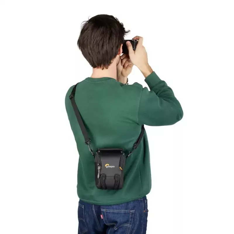 Riñonera Lowepro Adventura SH 115 III Negra correa de hombro