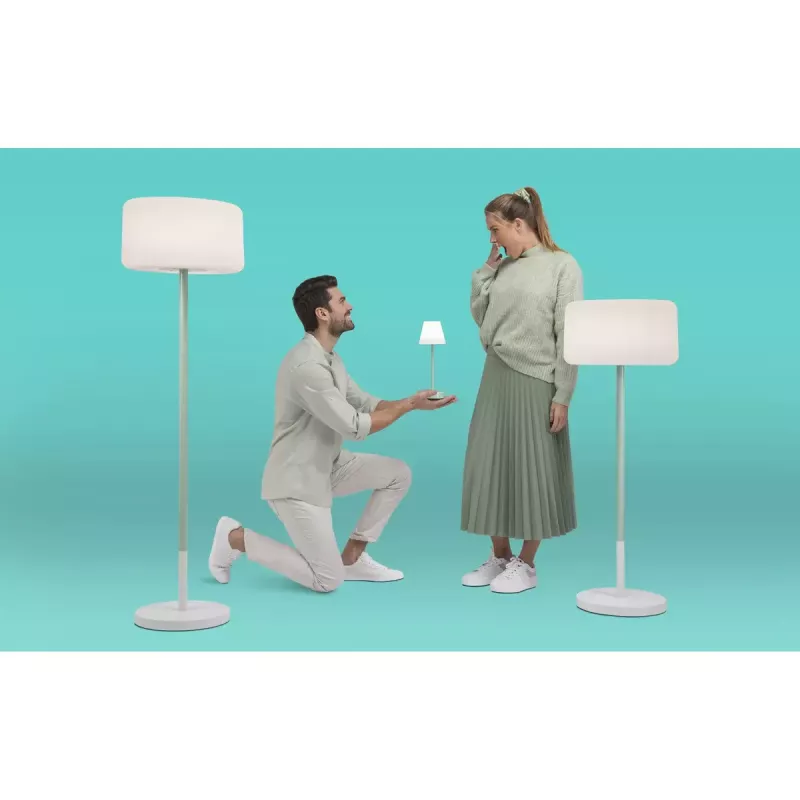 Lámpara de mesa Newgarden LOLA esbelta 30 2 W LED latón