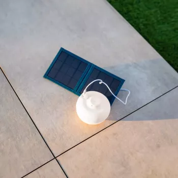 Lámpara Cherry Bulb de exterior con carga solar NewGarden CHERRY BULB batería, carcasa blanca, luz cálida