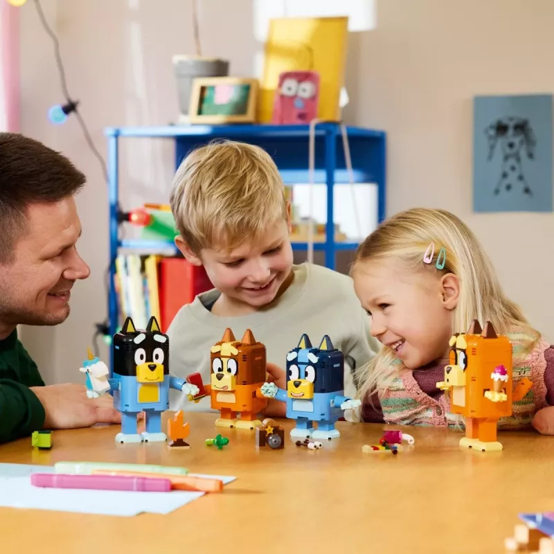 LEGO Bluey 11217 La familia Bluey de ladrillos (466 piezas)