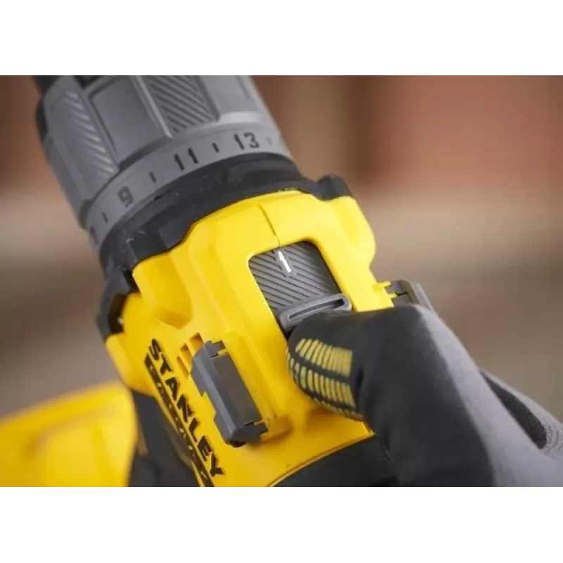STANLEY FATMAX SFMCD726D2T atornillador percutor inalámbrico sin escobillas 18V (2 baterías de 2,0Ah, cargador, maletín TSTAK)