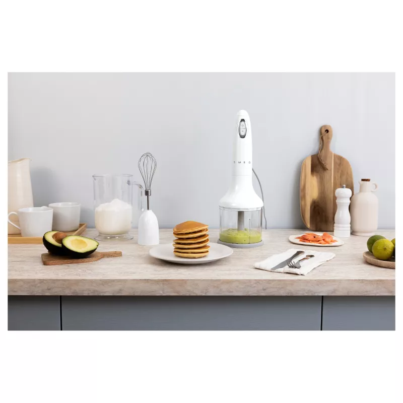 SMEG HBF03WHEU Batidora de mano, 700 W, brazo batidor de acero inoxidable, Blanca
