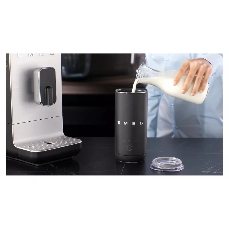 SMEG BCC11BLMEU cafetera superautomática con función de vapor, negro mate