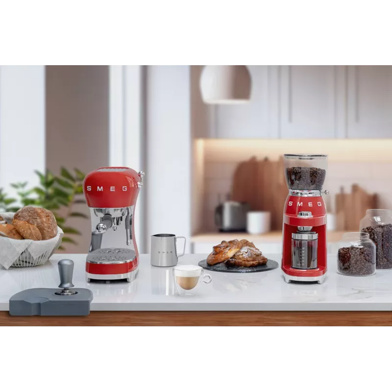 Smeg ECF02RDEU cafetera espresso manual 50's Style 1.1 L roja