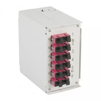 EFB-ELEKTRONIK caja de empalme para carril DIN OM4, 12x SC pigtail, 6x acoplador SC dúplex, gris claro (BHS70203.12OM4)