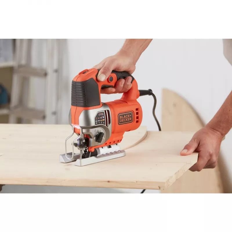 Black & Decker BES610-QS sierra de calar eléctrica 600W con movimiento pendular