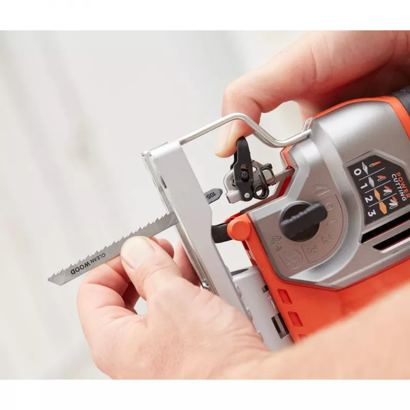 Black & Decker BES610-QS sierra de calar eléctrica 600W con movimiento pendular