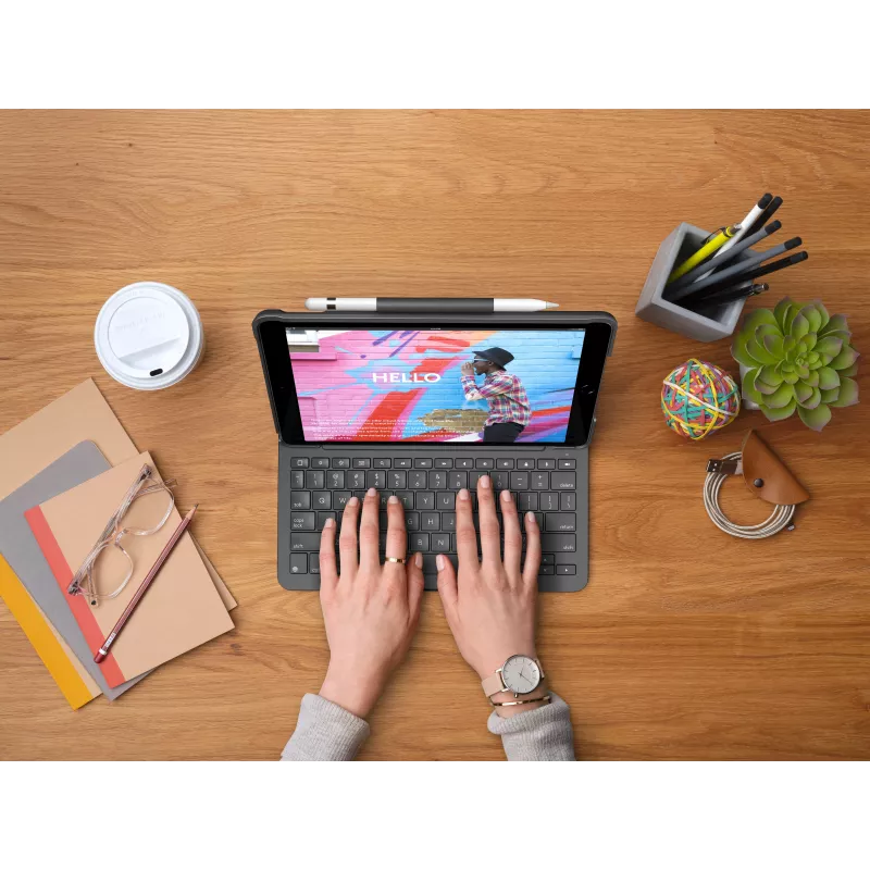 Logitech Slim Folio Funda con teclado para iPad 10,2