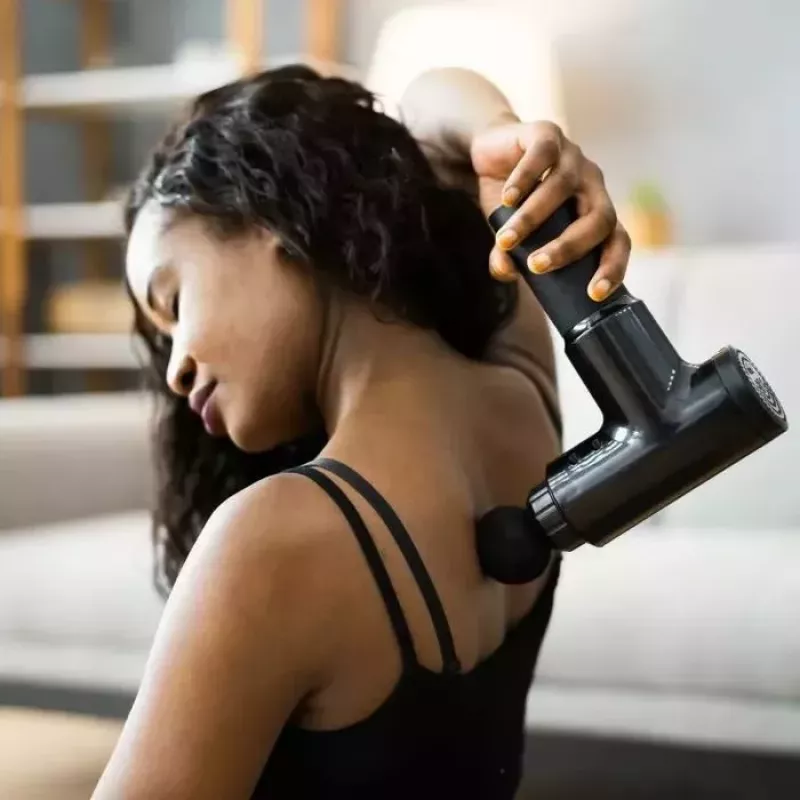 iLike GG Pistola de masaje muscular fascial portátil con vibración variable de 6 niveles + 3 accesorios negro