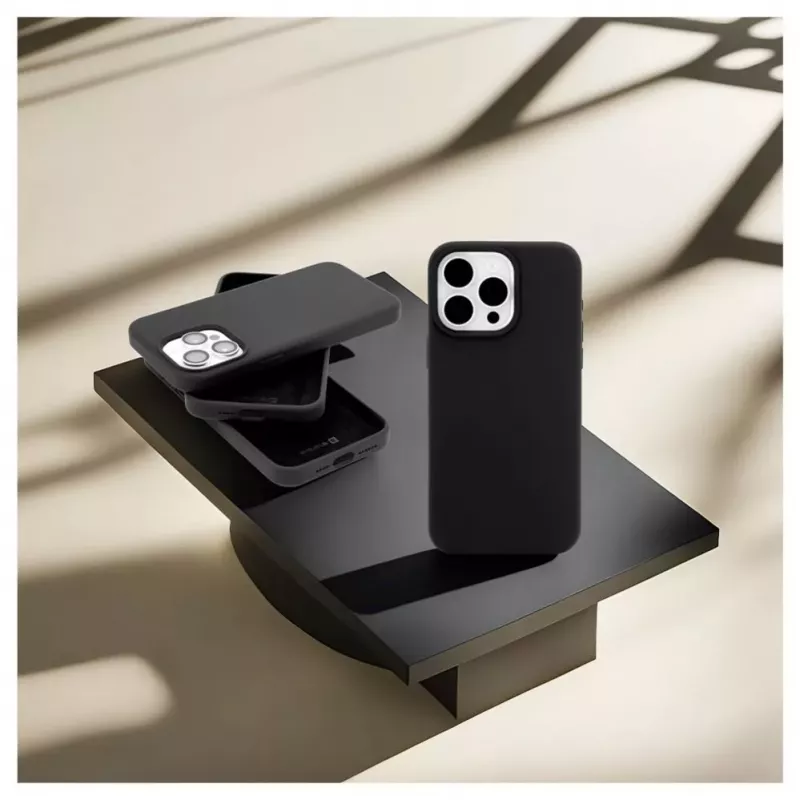 Evelatus Funda de silicona Premium MagSafe Soft Touch para Apple iPhone 13 Pro negra