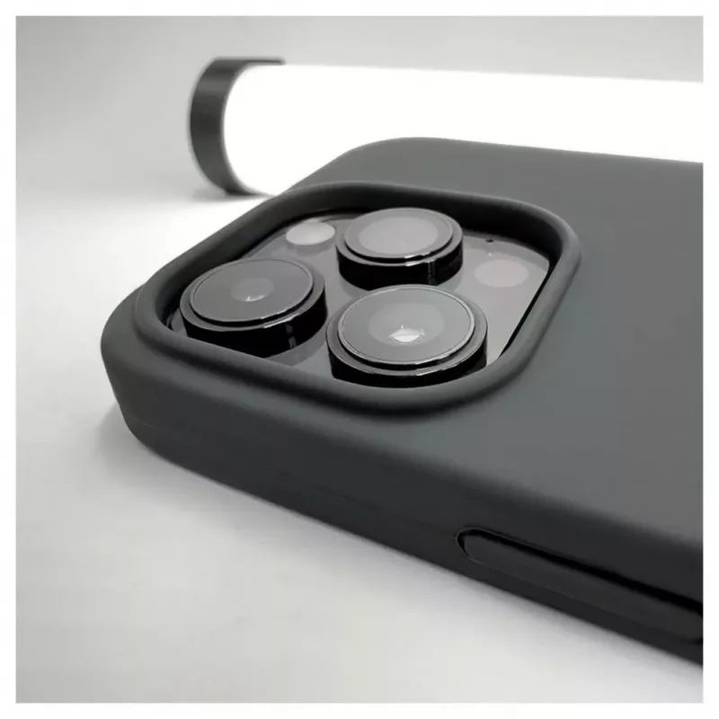 Evelatus Funda de silicona Premium MagSafe Soft Touch para Apple iPhone 12 Pro Max negra