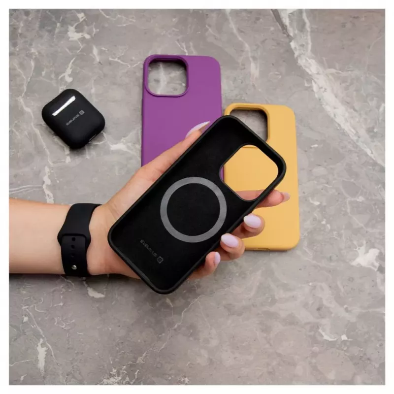 Evelatus Funda de silicona MagSafe Premium Soft Touch para Apple iPhone 15 Pro morado intenso