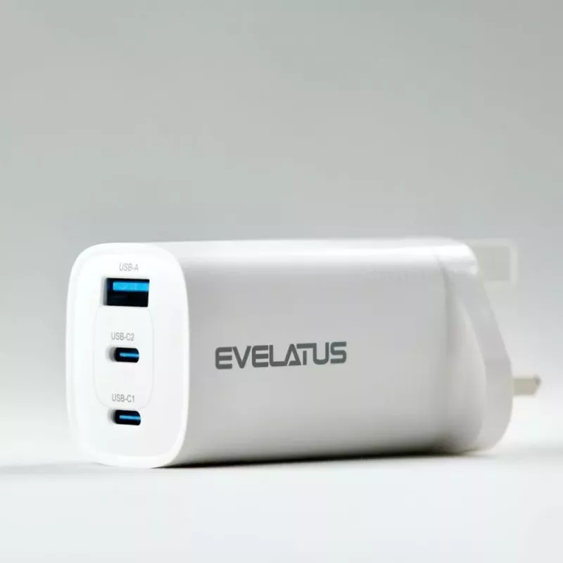 Evelatus Cargador rápido de 65W máx. UK USB-C1/USB-C1/USB-A blanco
