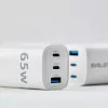 Evelatus Cargador rápido de 65W máx. UK USB-C1/USB-C1/USB-A blanco