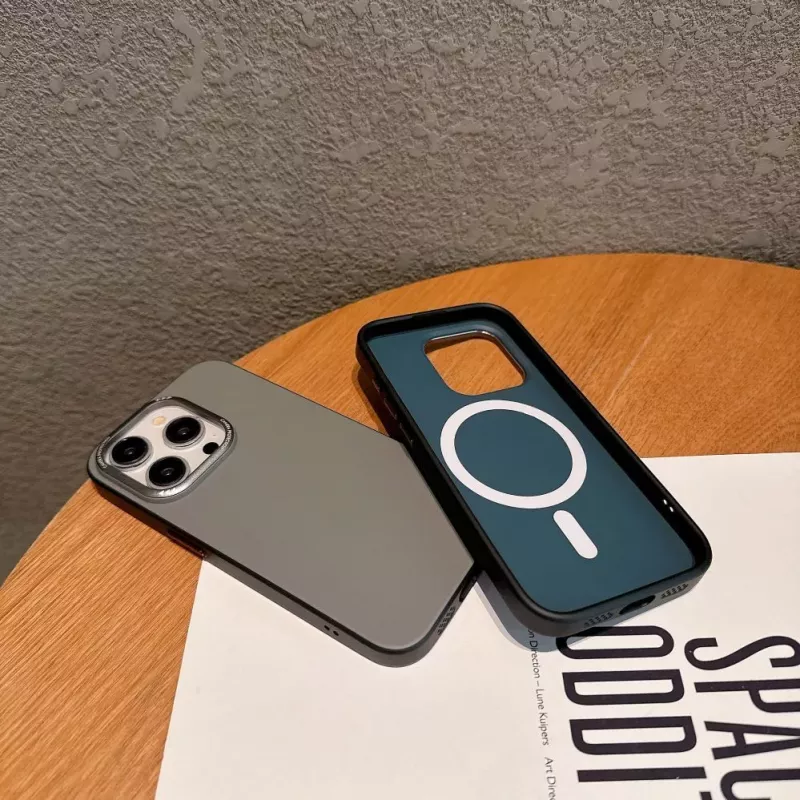 Evelatus Apple iPhone 16 Pro PC NeoCase con MagSafe Marrón