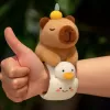 LEAN TOYS Pulsera de peluche autoajustable ganso con capibara