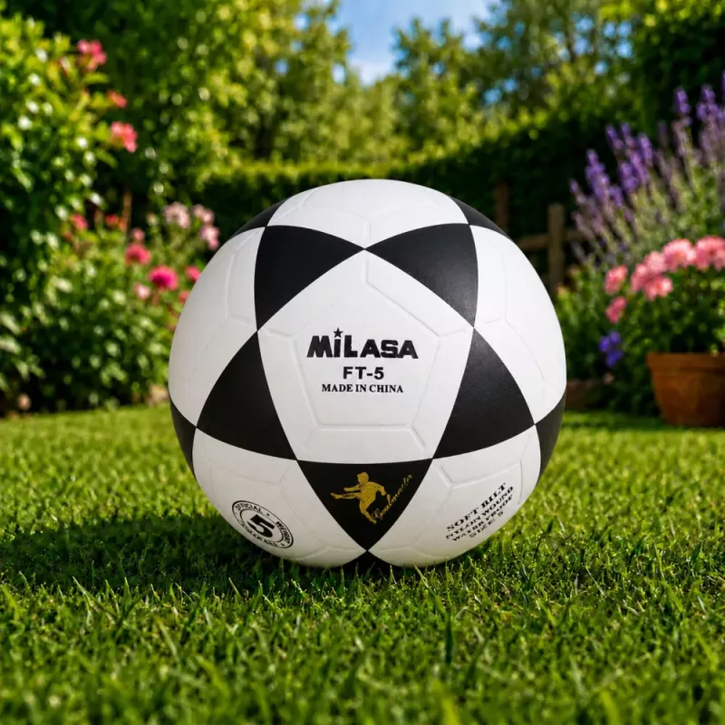 Balón de fútbol de entrenamiento LEAN TOYS para campo de césped blanco y negro Milasa 22cm talla 5
