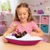 LEAN TOYS Muñeca Anlily en lancha motora con perro, chaleco salvavidas, tabla de surf y set de accesorios