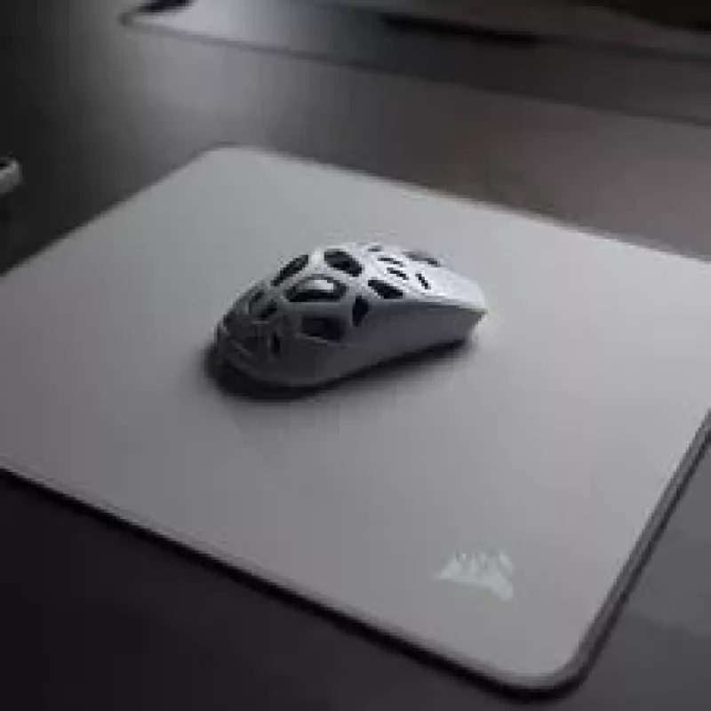 CORSAIR MM300 PRO Alfombrilla de ratón gaming, superficie de tejido micro-weave, bordes antideshilachados - gris, mediana