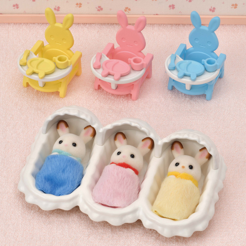 Sylvanian Families Set de inicio Trillizos - set de juego con accesorios de cuidado del bebé