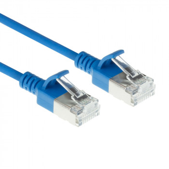 ACT Azul Cable de red slimline LSZH S/FTP CAT6A de 0,5 m snagless con conectores RJ45 (DB7600)