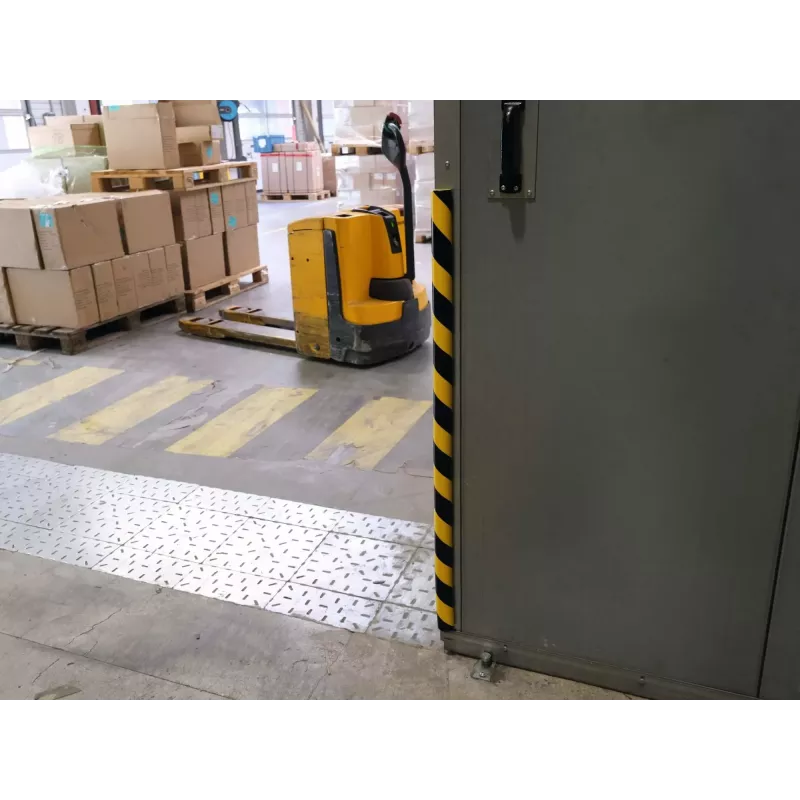 Durable S32R pasacables de suelo, PVC, negro/amarillo, redondeado, 1000 mm