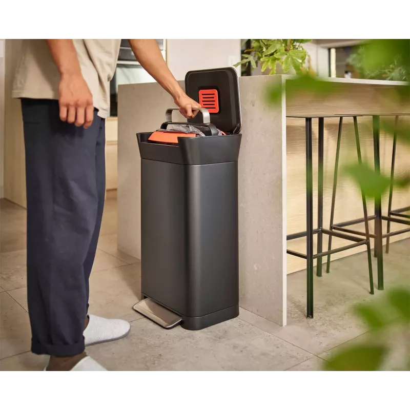Joseph Joseph Titan 30L compactador de basura negro