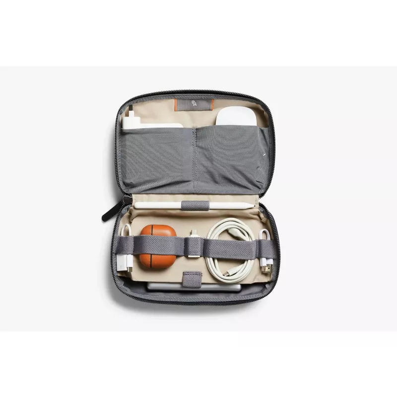 Bellroy Tech Kit - Organizador para Accesorios Móviles (Navy)