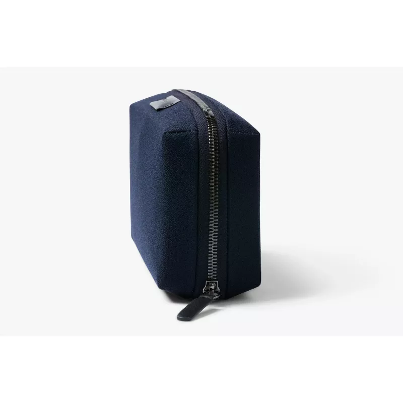 Bellroy Tech Kit - Organizador para Accesorios Móviles (Navy)