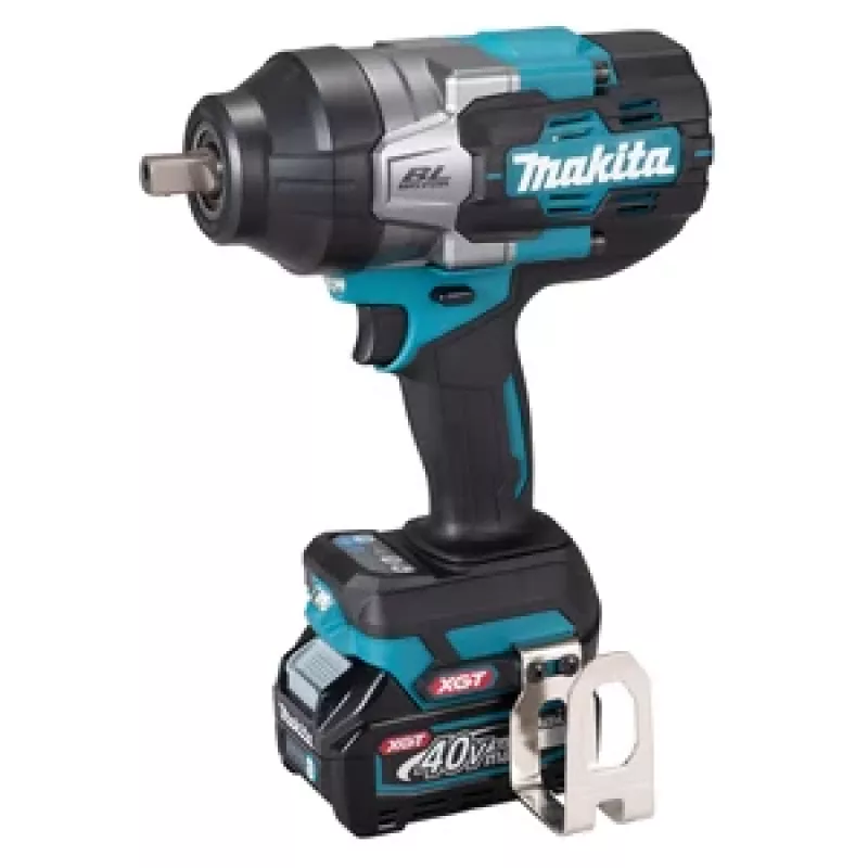 Llave de impacto a batería Makita TW003GM201 XGT 40V Max, 1600 Nm par de aflojamiento, accionamiento cuadrado 3/4 pulgadas, con 2 baterías BL4040, cargador y maletín