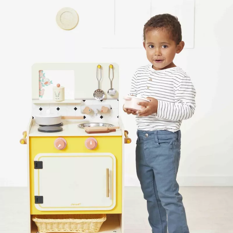 Janod Cocina de juguete de madera con 10 accesorios Shiny Grandma 3+