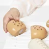 Janod Shiny Grandma Cesta de pan de madera set de juego simbólico 9 piezas J06645