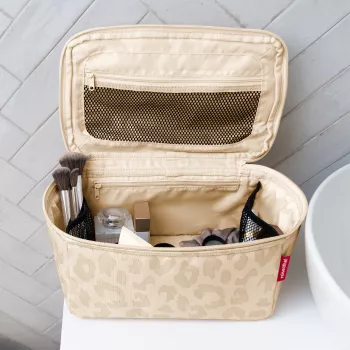Reisenthel Beauty Case Leo Vanilla FF1043 - neceser 4L poliéster reciclado