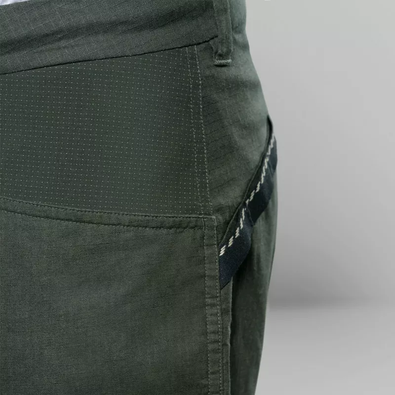 Salewa Agner Hemp Ripstop Shorts - Dark Olive - talla L