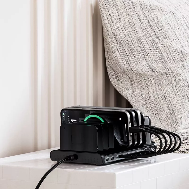 UNITEK Estación de carga 10 puertos USB-C y USB-A 240W