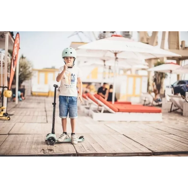 Scoot & Ride Highwaykick 3 LED Kiwi Patinete de 3 ruedas
