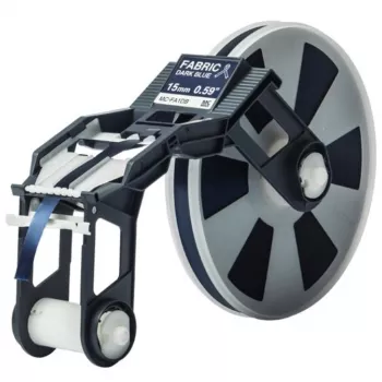 Brother MCFA1DB cinta de etiquetar de tela para planchar - azul oscuro sobre blanco - 15 mm x 3 m