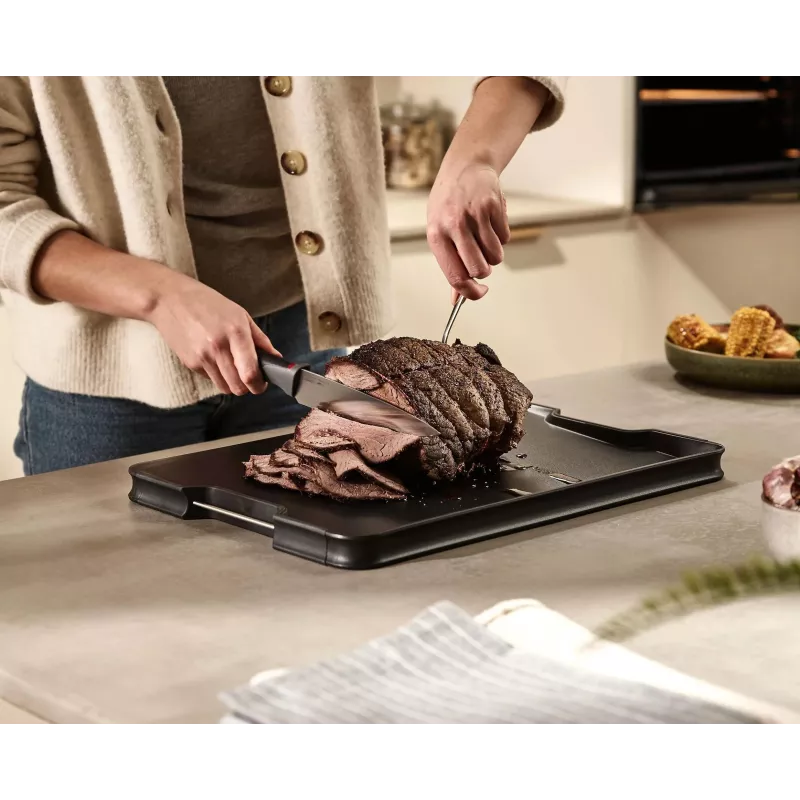 Joseph Joseph Cut&Carve Plus tabla de cortar grande negra con pinchos integrados para sujetar la carne