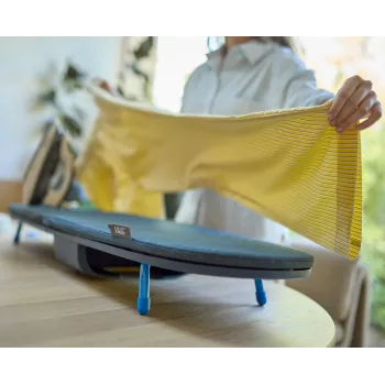 Joseph Joseph Pocket Plus Max tabla de planchar plegable de mesa azul