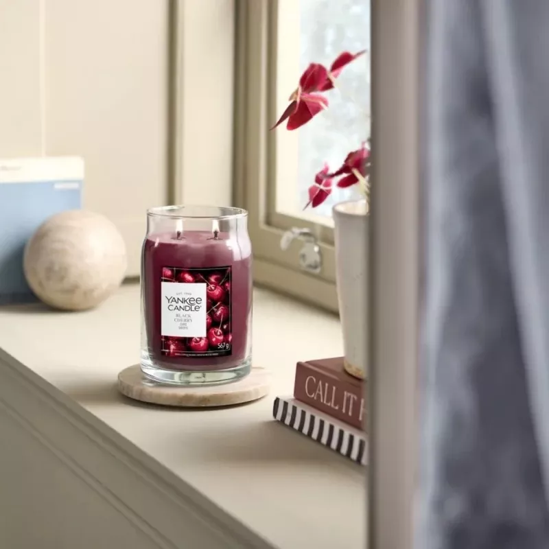 Yankee Candle Signature Black Cherry Vela en tarro grande 567g