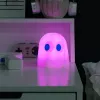 FIZZ CREATIONS Pac-Man Ghost luz LED de ambiente - cambia de color, reactiva al sonido, alimentación USB/pilas