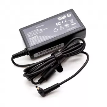 Fuente de alimentación para portátil Acer 65W (19V, 3,42A) de Chicony - negra - KP.0650H.025