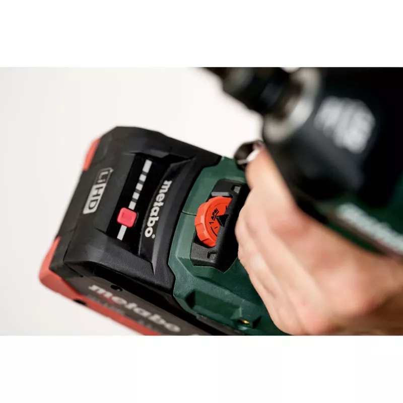 METABO SSW 18 LTX 550 BL atornillador de impacto a batería 18V (verde/negro, 2x LiHD 4,0Ah, en Metabox)